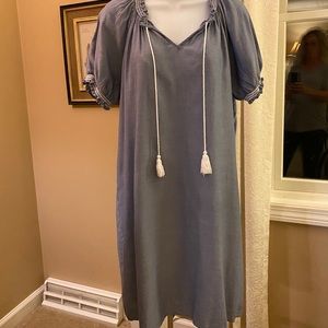 NWOT Old Navy tie-front chambray sundress. Size Medium
